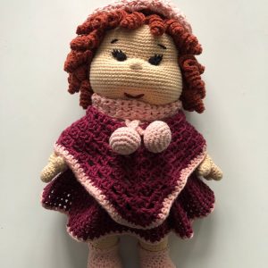 Luise im Winterponcho