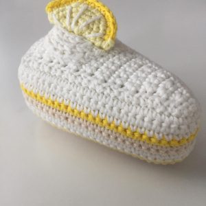 Zitronentortenstück